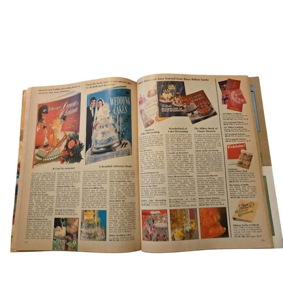 Vintage Wilton Yearbook 1979 Cake Decorating Magazine Birthday Wedding Baking - Picture 5 of 5